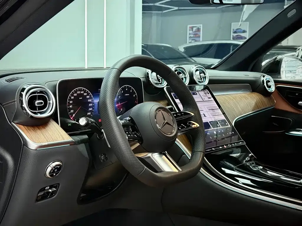 Mercedes-Benz GLC — фото 10