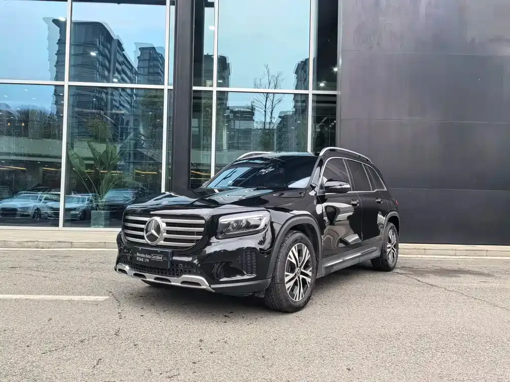 Mercedes-Benz GLB — фото 1
