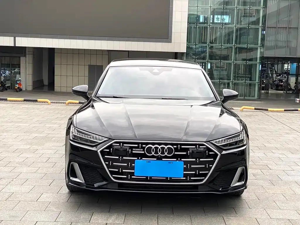 Audi A7L — фото 8