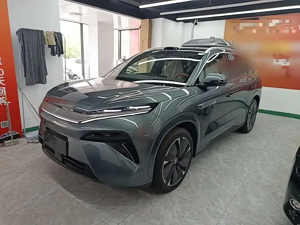 BYD Tang L — фото 1