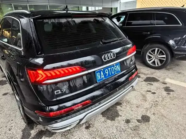 Audi Q7 — фото 8