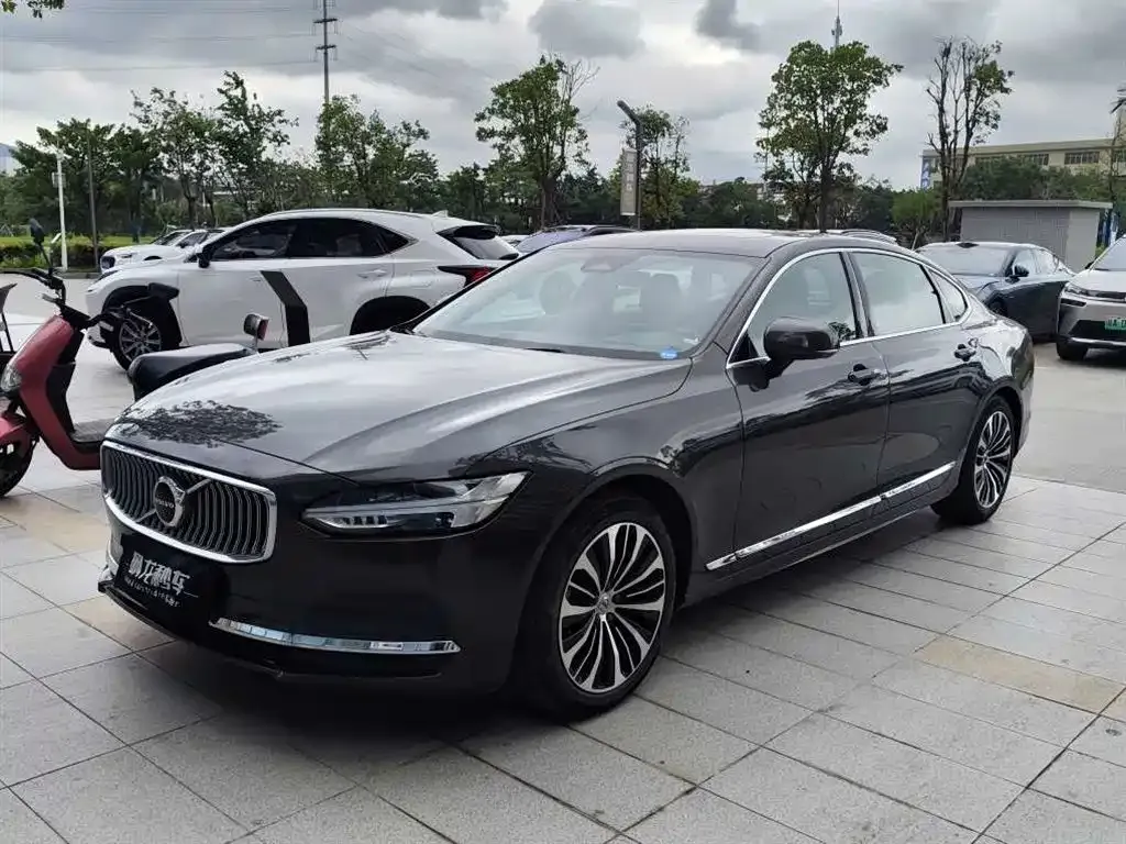 Volvo S90