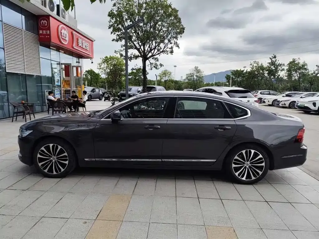 Volvo S90 2024 из CN, фото 6