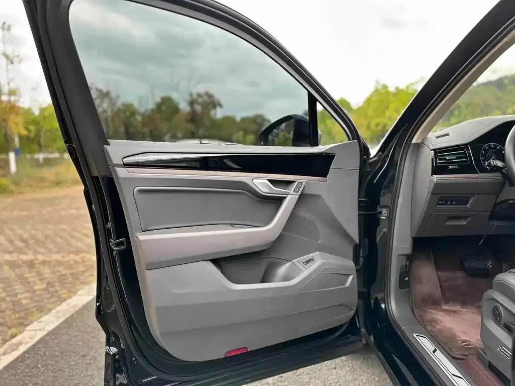 Volkswagen Touareg 2022 из CN, фото 3