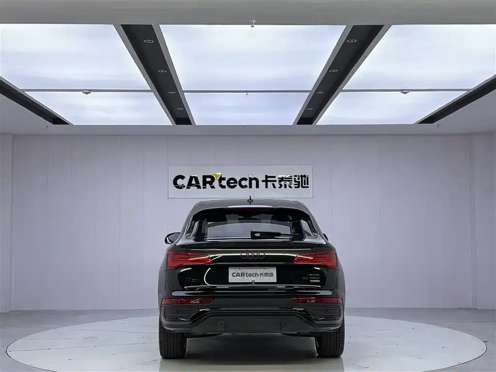 Audi Q5L Sportback — фото 6