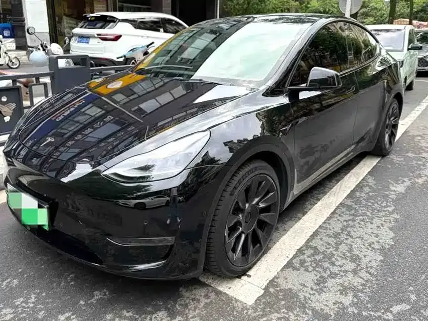 Tesla Model Y — фото 5