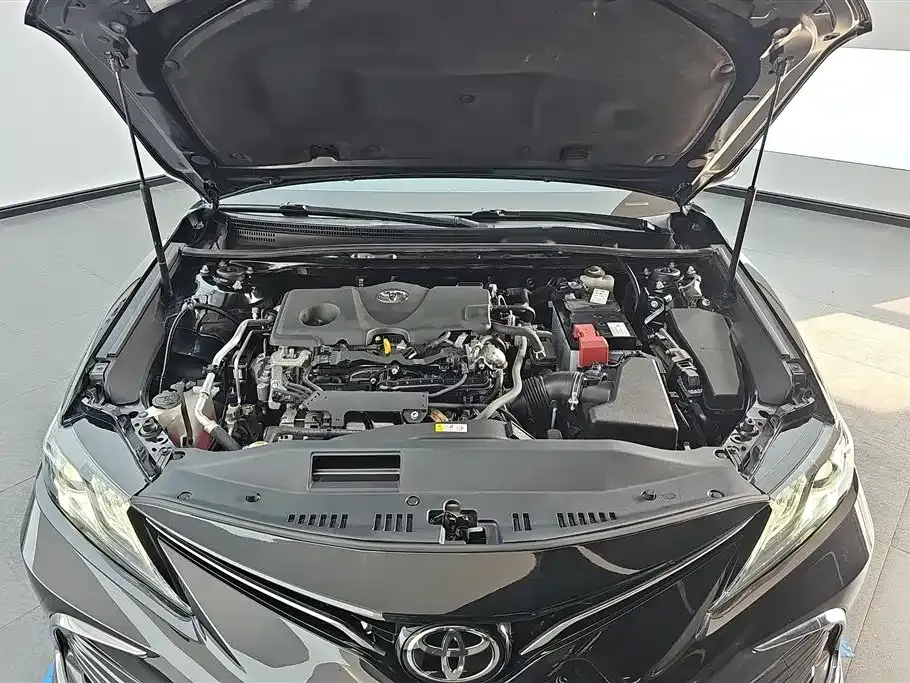 Toyota Camry — фото 6