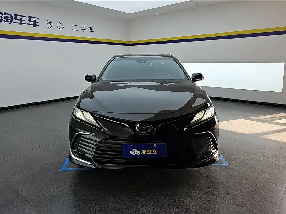Toyota Camry — фото 7