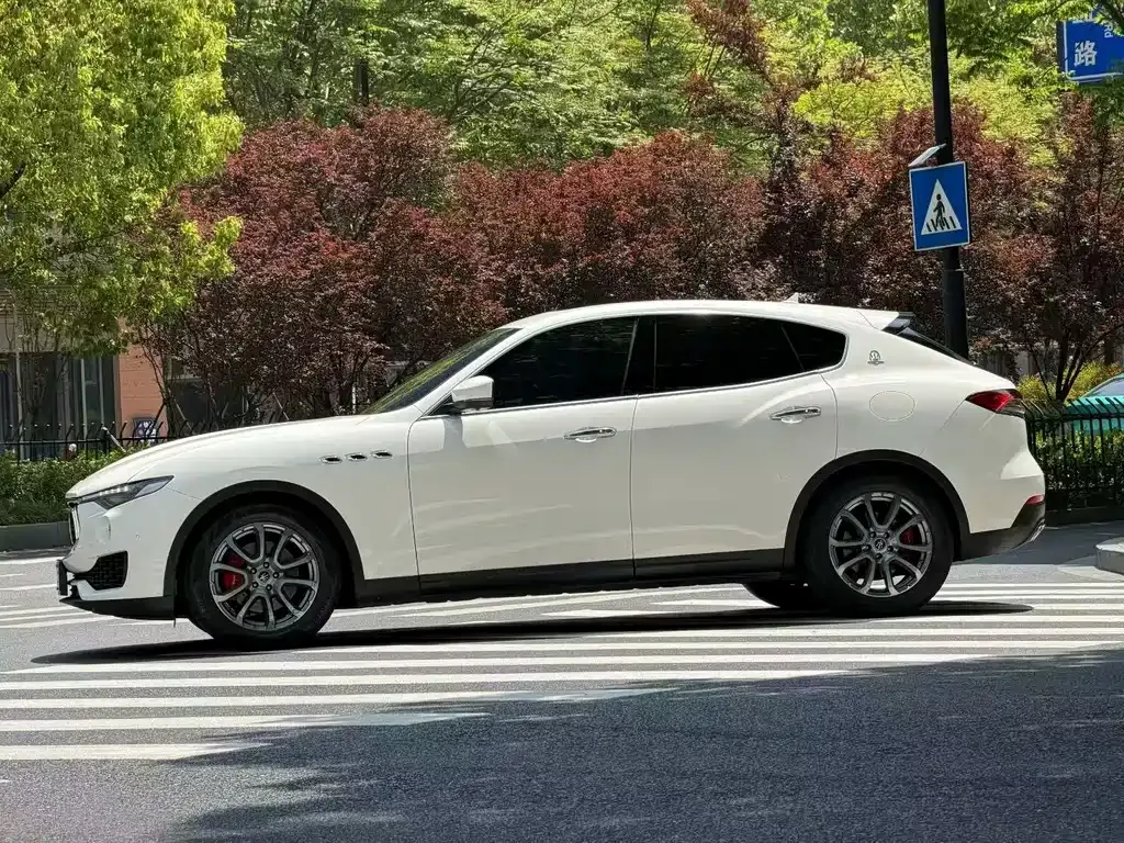 Maserati Levante — фото 5