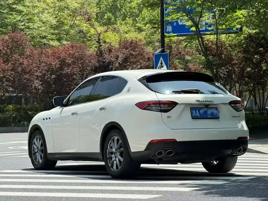 Maserati Levante — фото 8