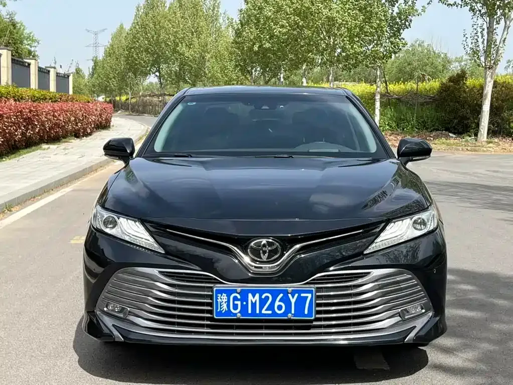 Toyota Camry — фото 10