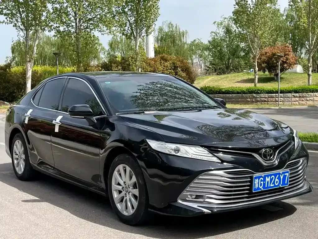 Toyota Camry — фото 6