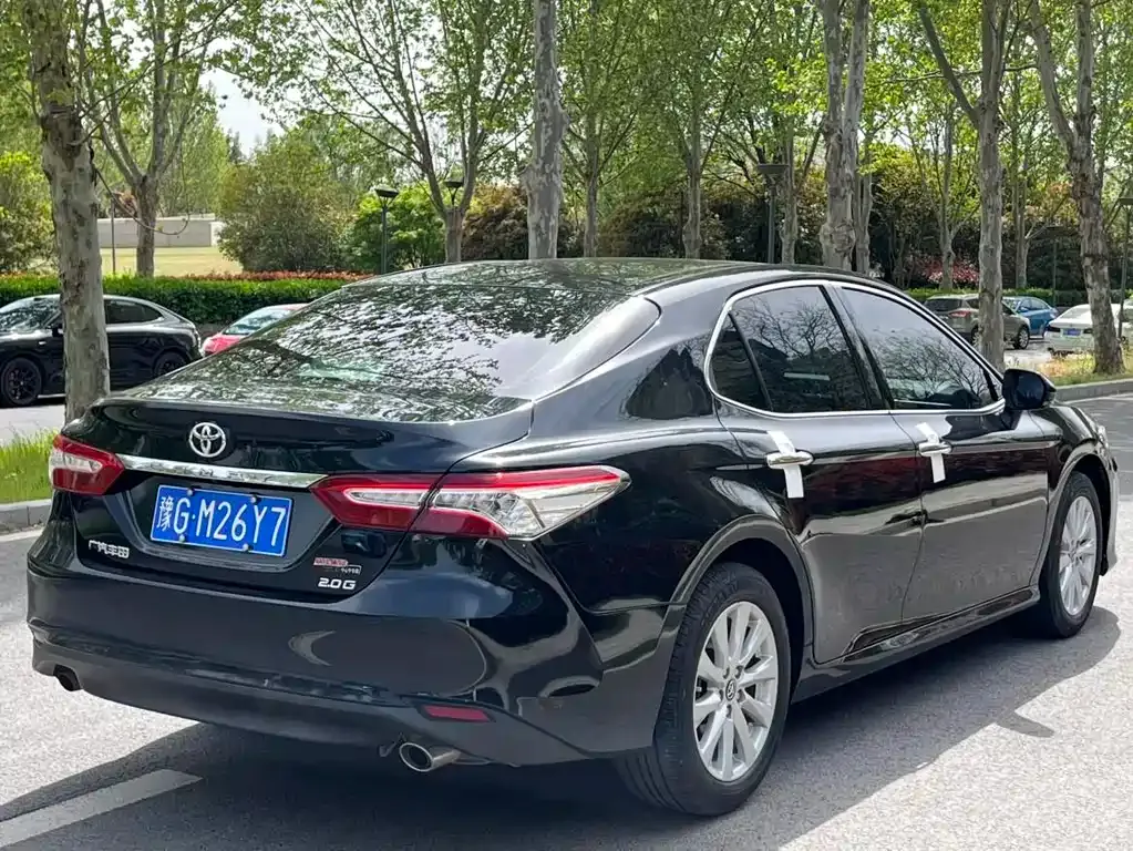 Toyota Camry — фото 8
