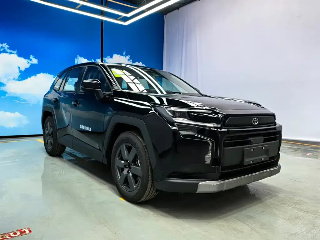 Toyota RAV4 — фото 1