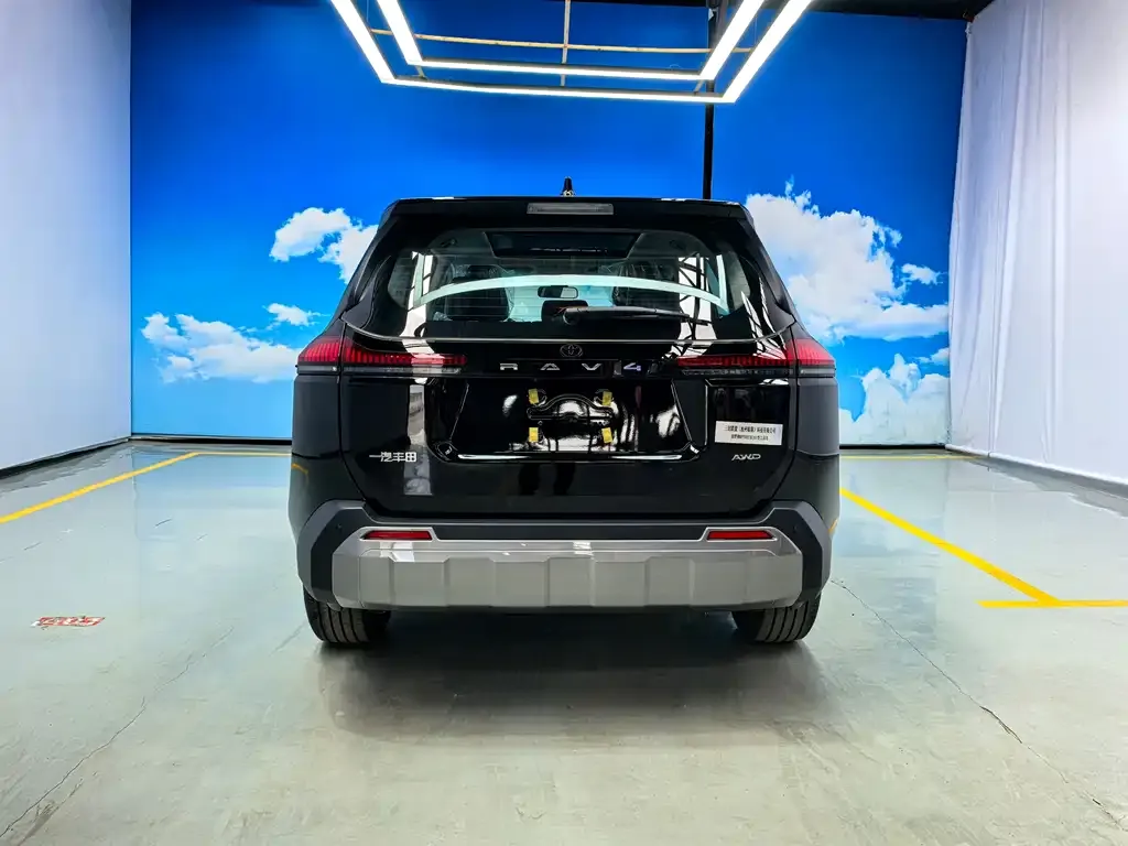 Toyota RAV4 — фото 6