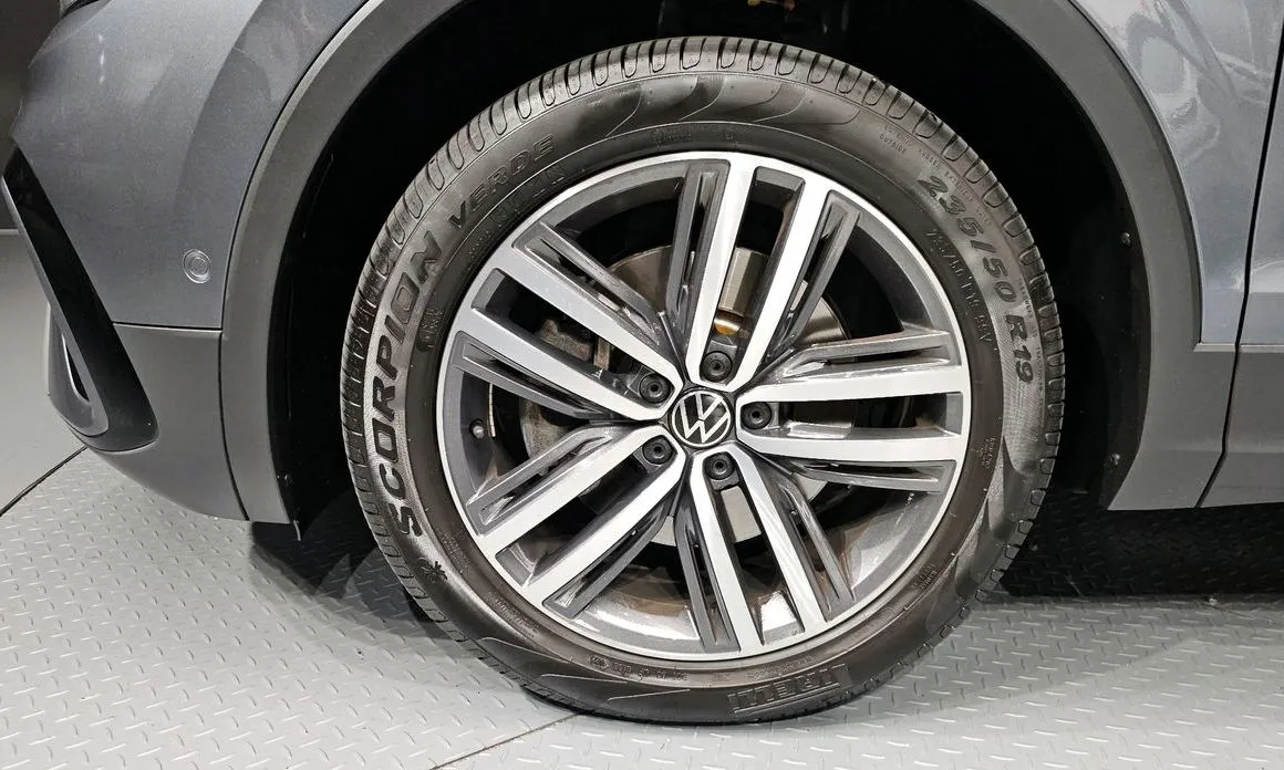 Volkswagen Tiguan — фото 5