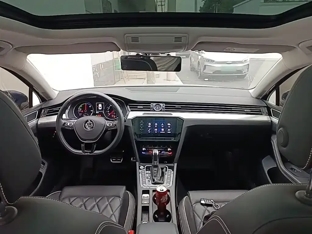 Volkswagen Magotan GTE PHEV 2021 из CN, фото 3