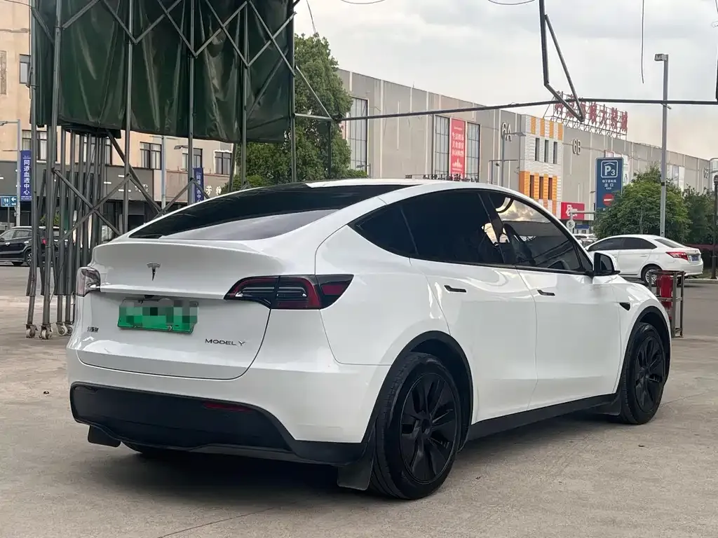 Tesla Model Y 2024 из CN, фото 3