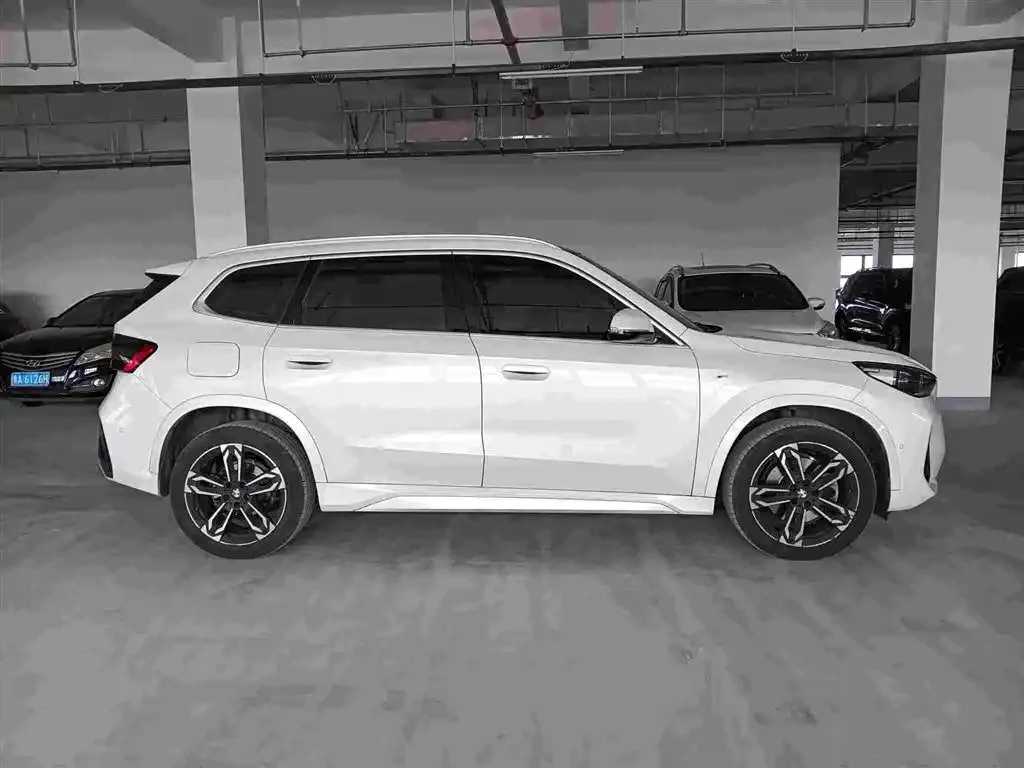 BMW X1 — фото 9