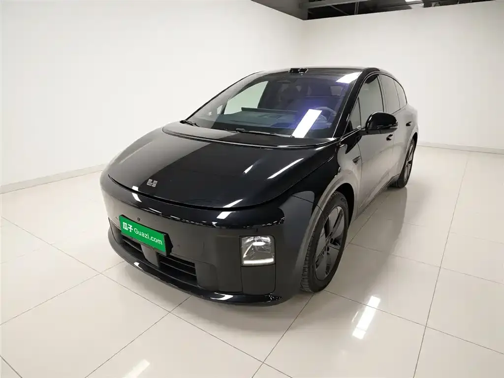 Li Auto i6 — фото 1