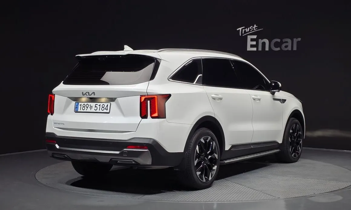 Kia Sorento — фото 5