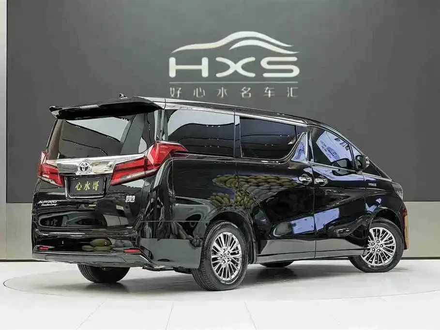 Toyota Alphard — фото 5