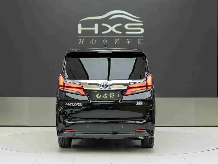 Toyota Alphard — фото 2