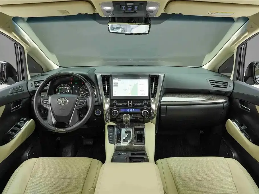 Toyota Alphard — фото 10
