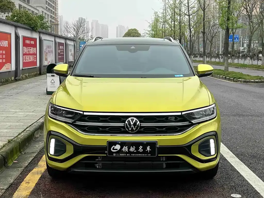 Volkswagen T-Roc — фото 1