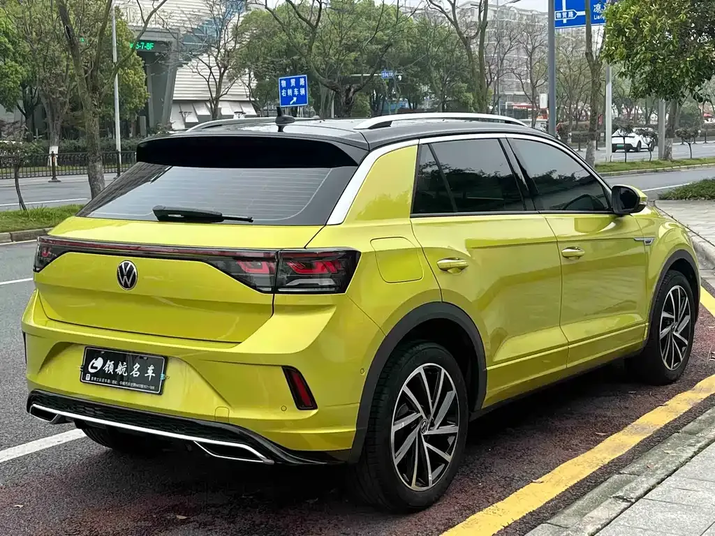 Volkswagen T-Roc — фото 8