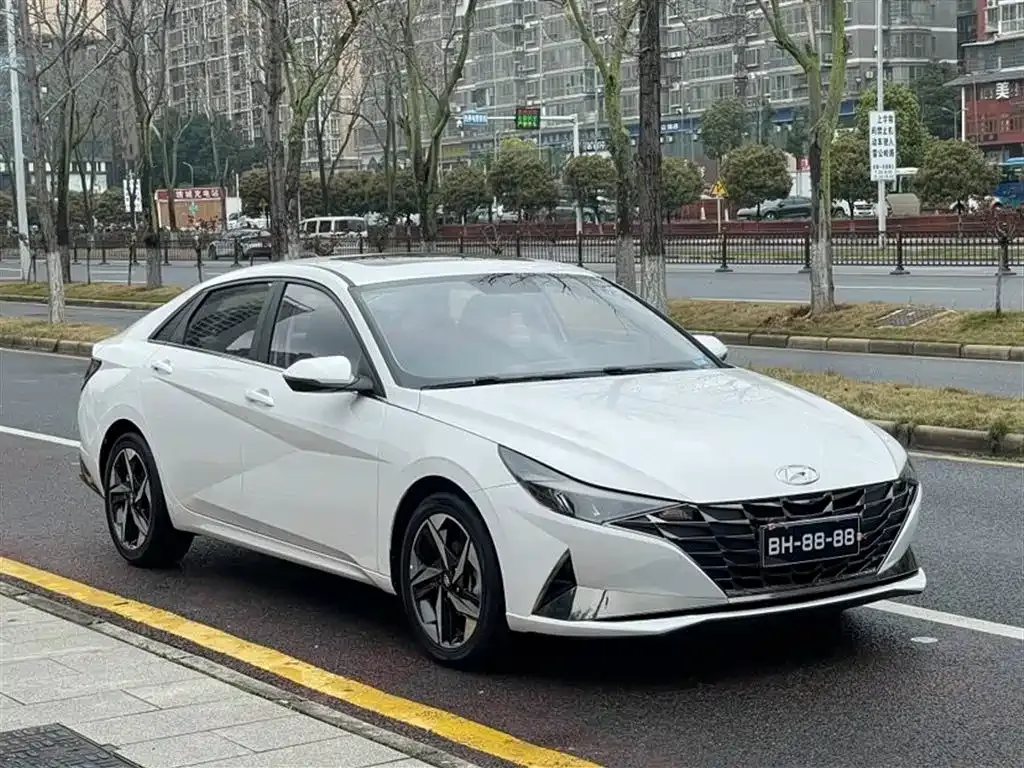 Hyundai Elantra — фото 9