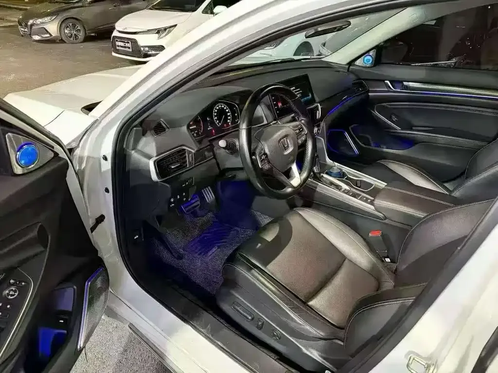 Honda Accord — фото 9