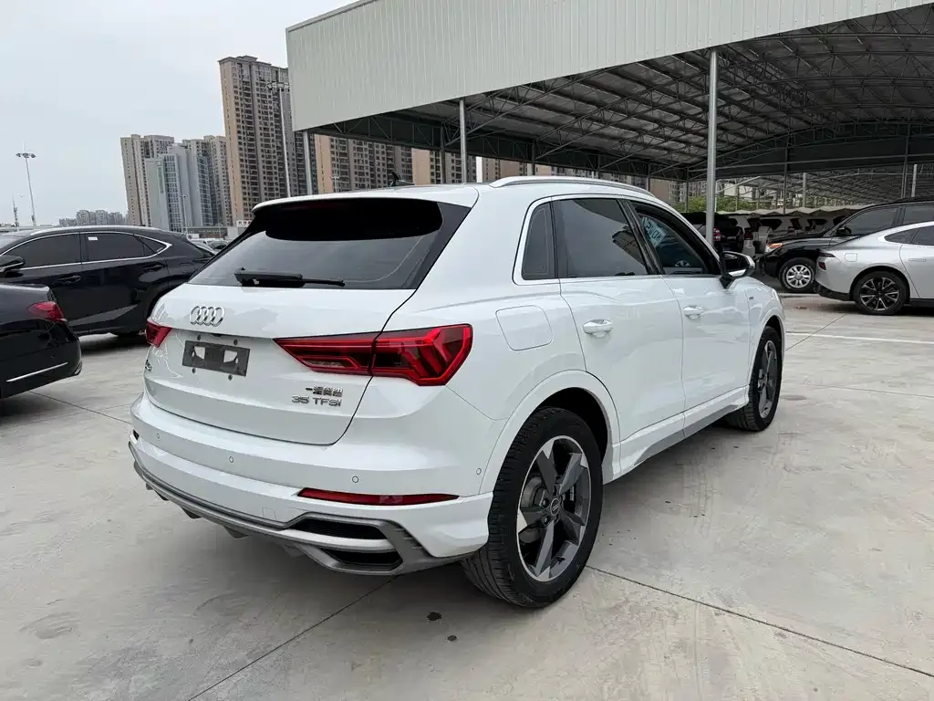 Audi Q3 — фото 9
