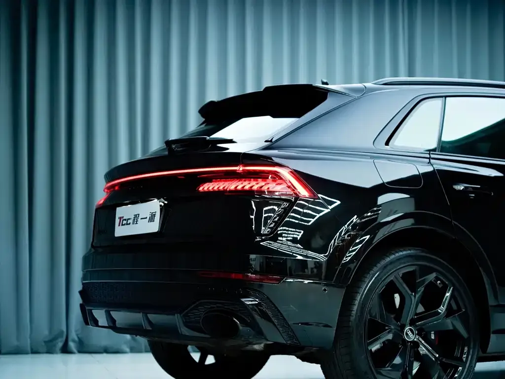 Audi RS Q8 2022 из CN, фото 8