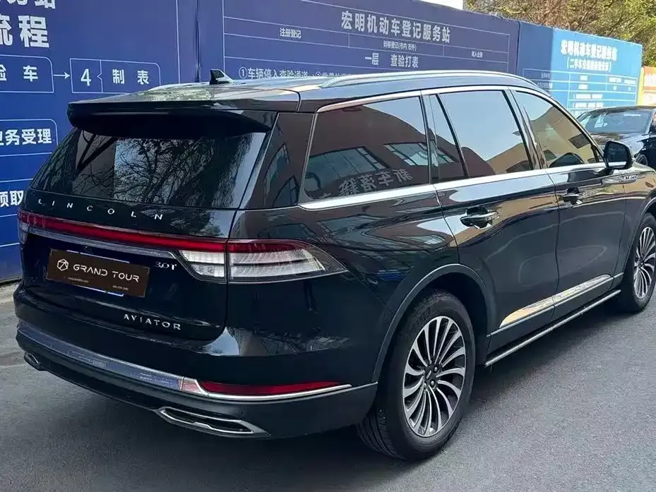 Lincoln Aviator — фото 9