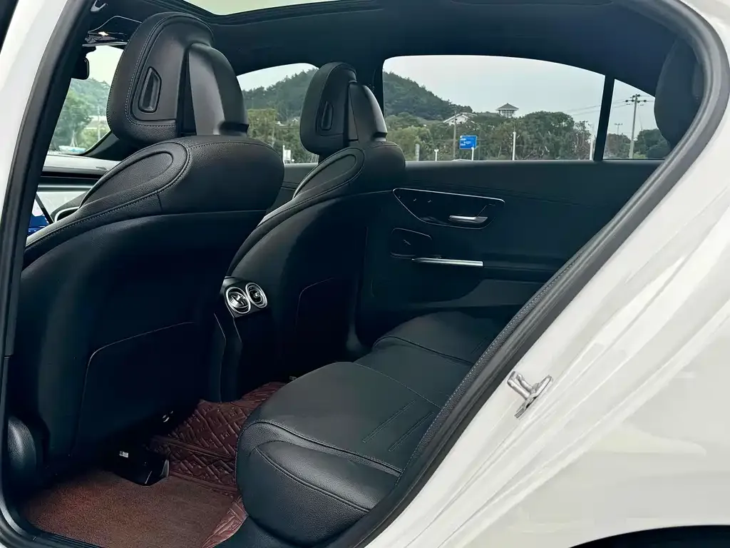 Mercedes-Benz C-Class — фото 6