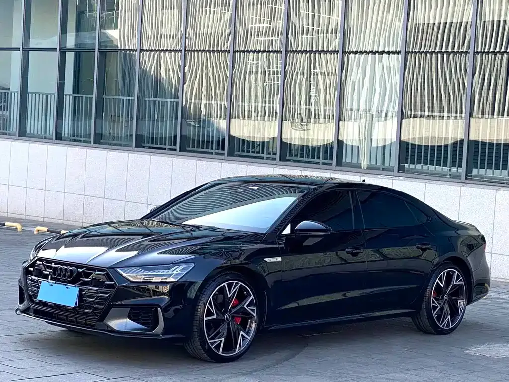 Audi A7L — фото 1