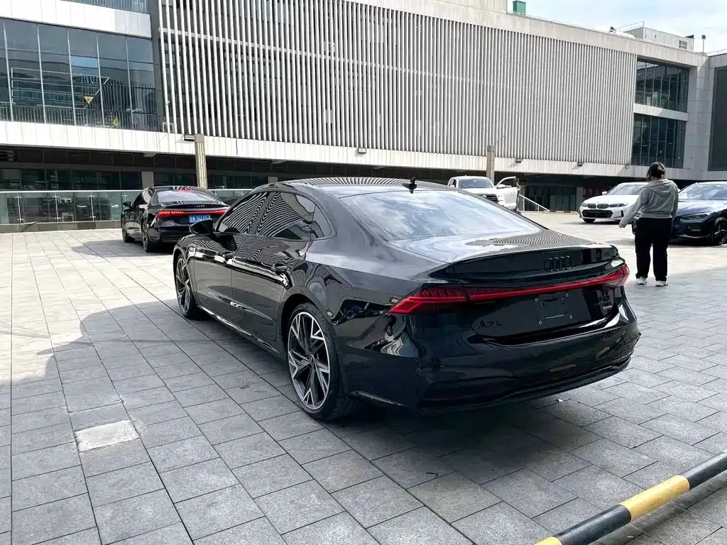 Audi A7L — фото 7