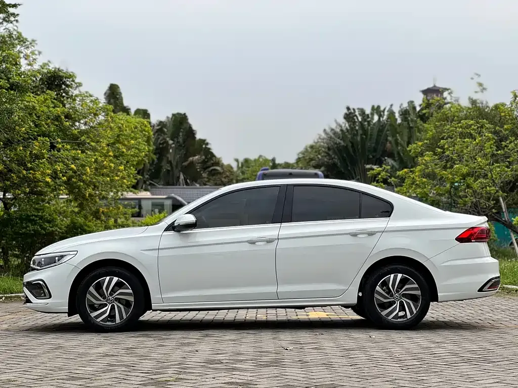 Volkswagen Bora 2023 из CN, фото 9