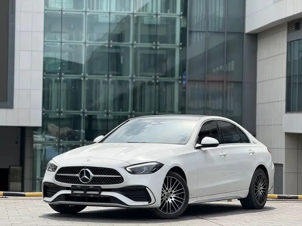 Mercedes-Benz C-Class — фото 1