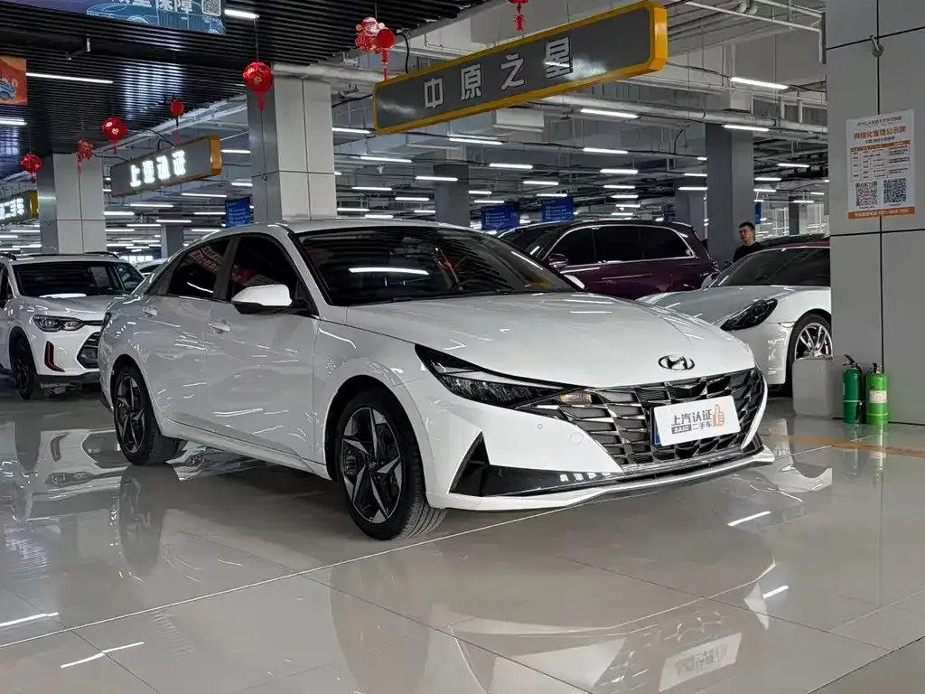 Hyundai Elantra — фото 5