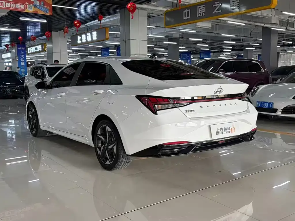 Hyundai Elantra — фото 9