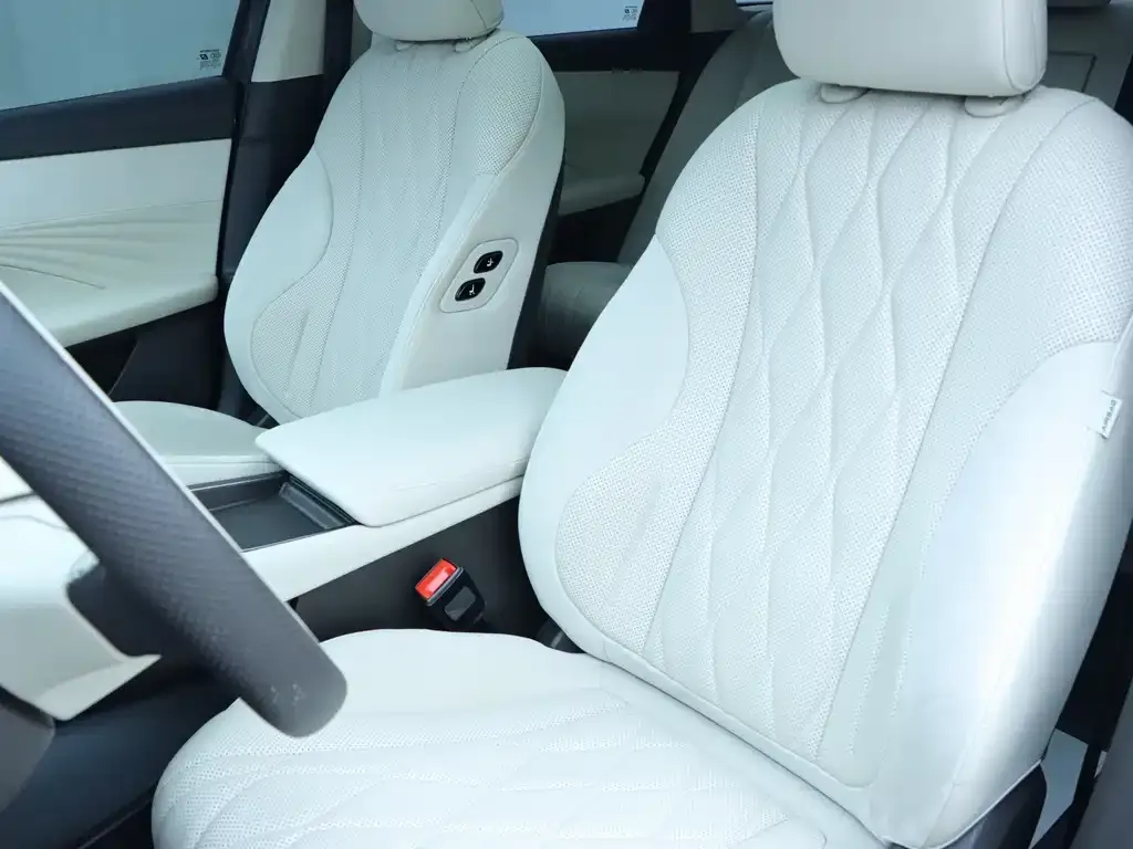Roewe D7 2024 из CN, фото 7