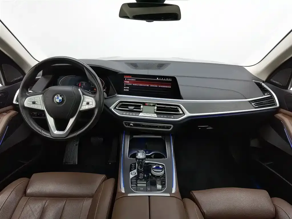 BMW X7 — фото 7