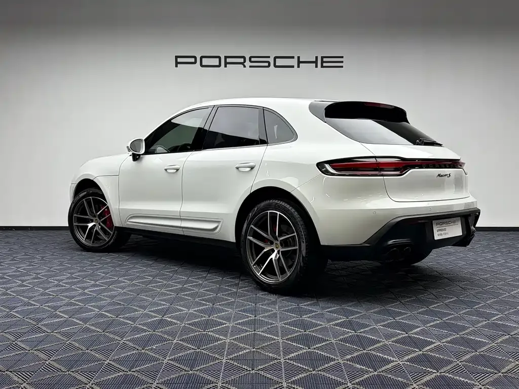 Porsche Macan — фото 9