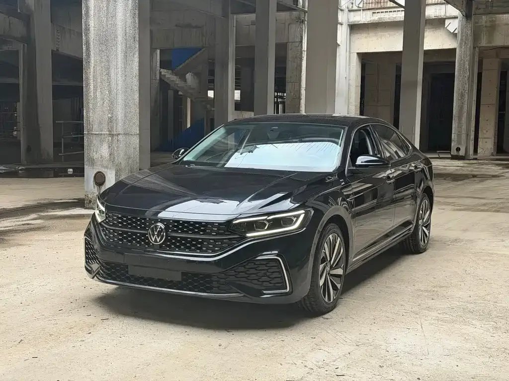 Volkswagen Passat — фото 1