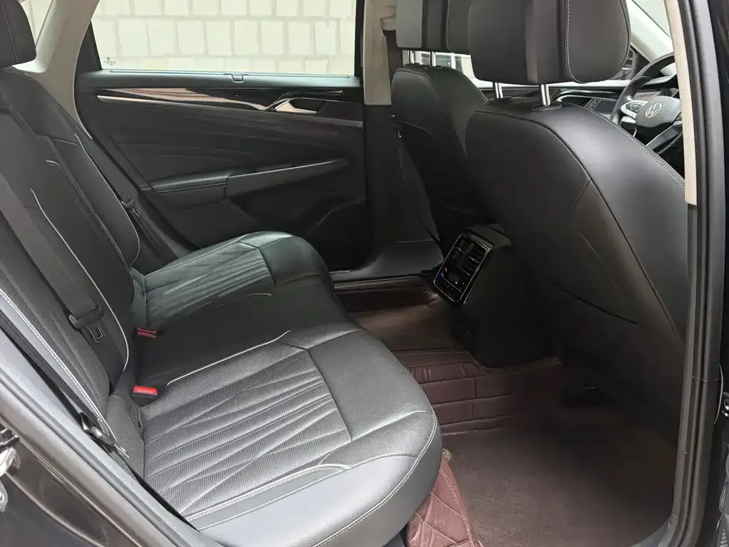Volkswagen Passat — фото 2