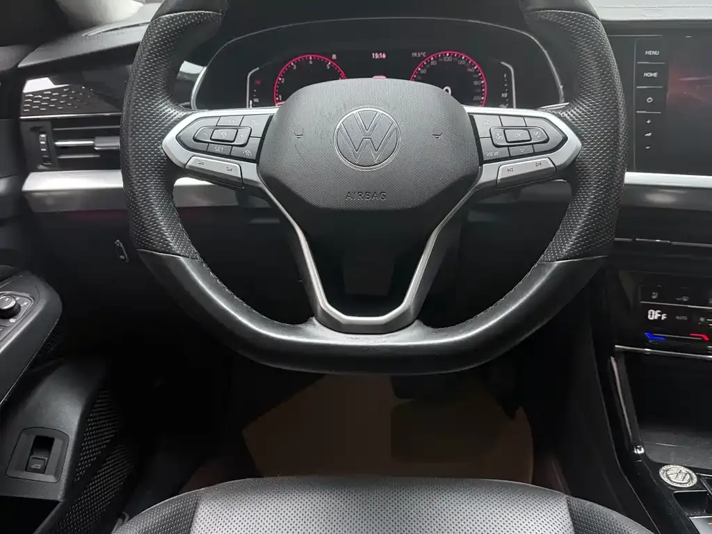 Volkswagen Passat — фото 10