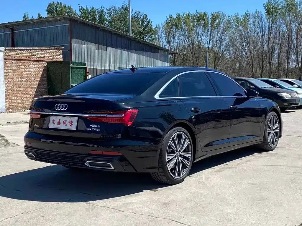 Audi A6L — фото 9