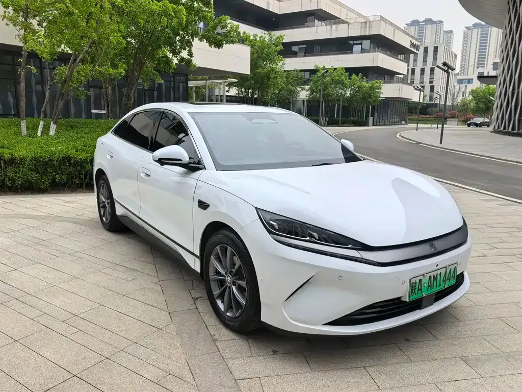 BYD Qin L — фото 8